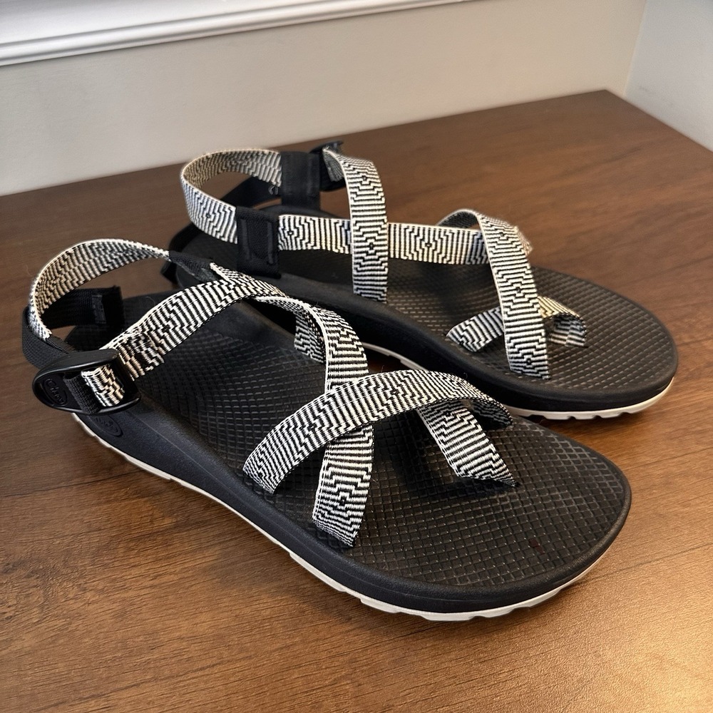 Chaco Women ZX/2 Cloud 11 Black White Strappy Toe Loop Hiking Sandals Waterproof